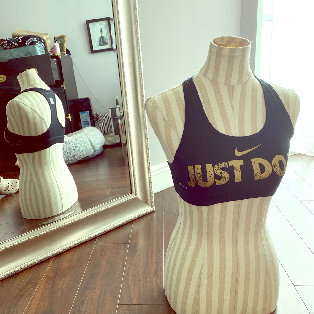 Nike “just do it” sports bra